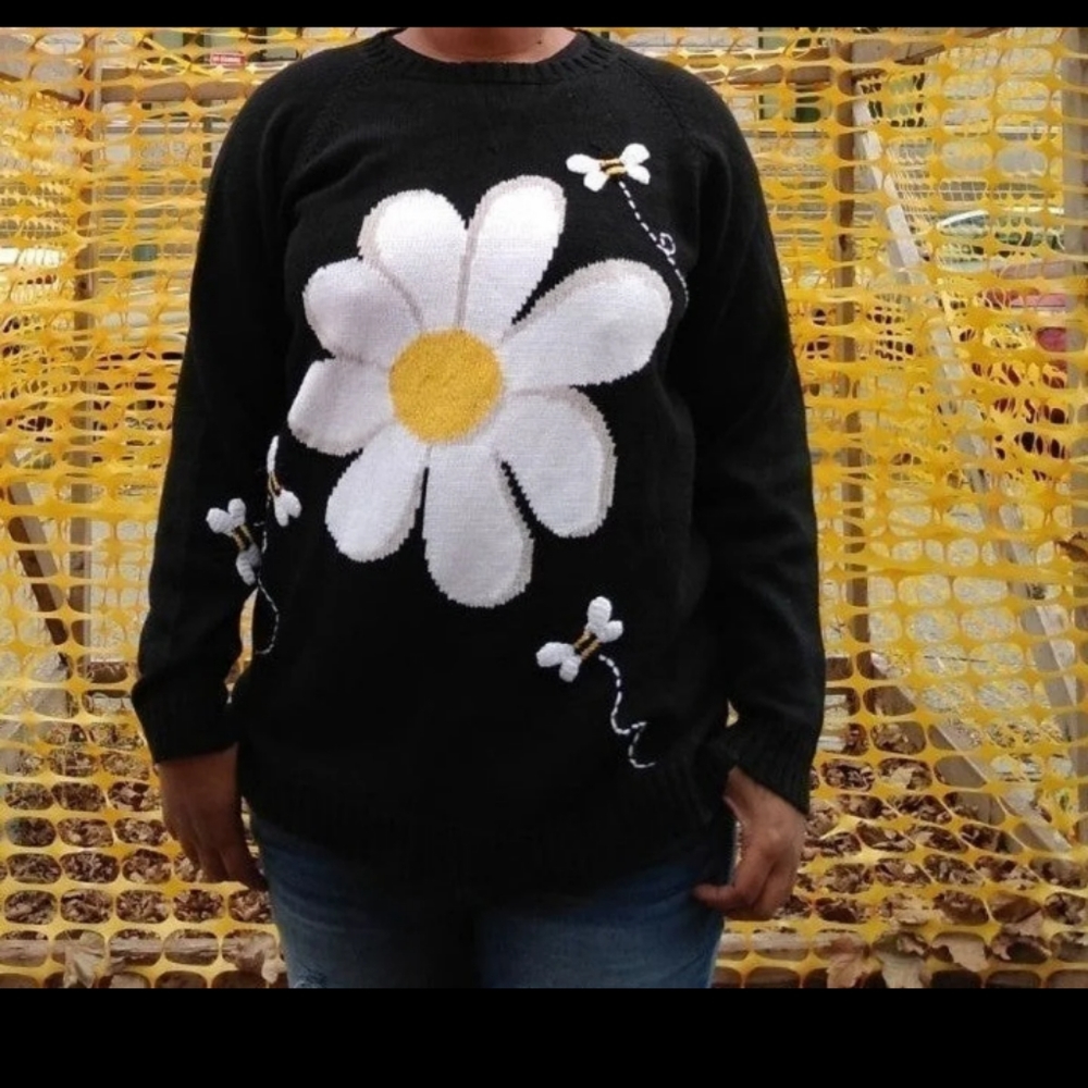 Vintage Daisy Flower/Bee Knit Sweater